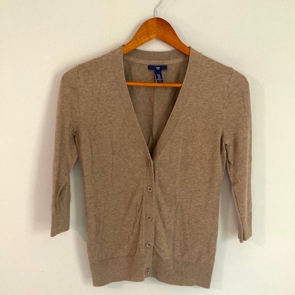 GAP Sweaters - GAP XS 5 Button Cardigan